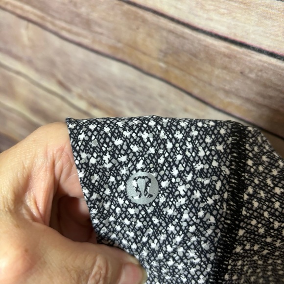 Lululemon athletica cropped leggings size 8  C1 - Picture 6 of 6